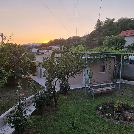 Guest House Ivana Tivat Exterior photo