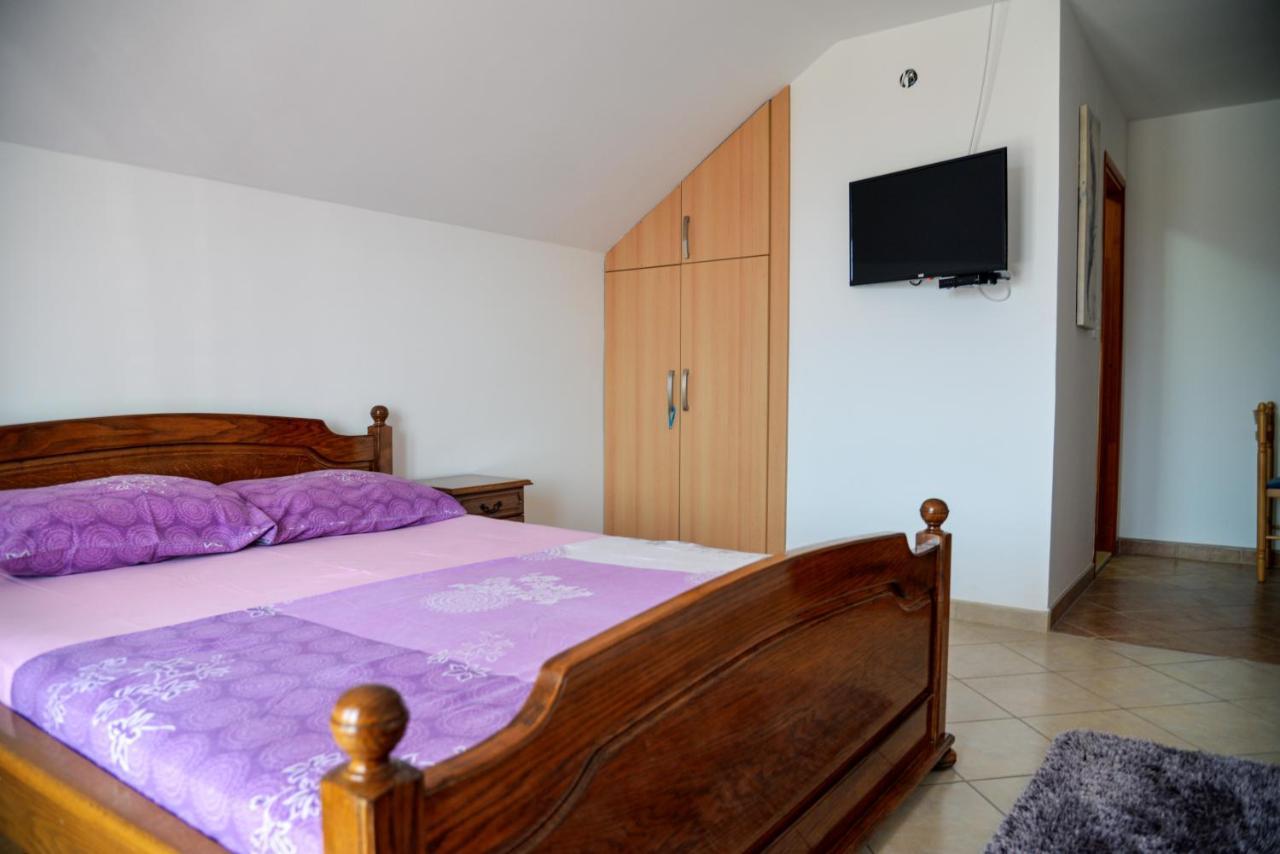 Guest House Ivana Tivat Exterior photo
