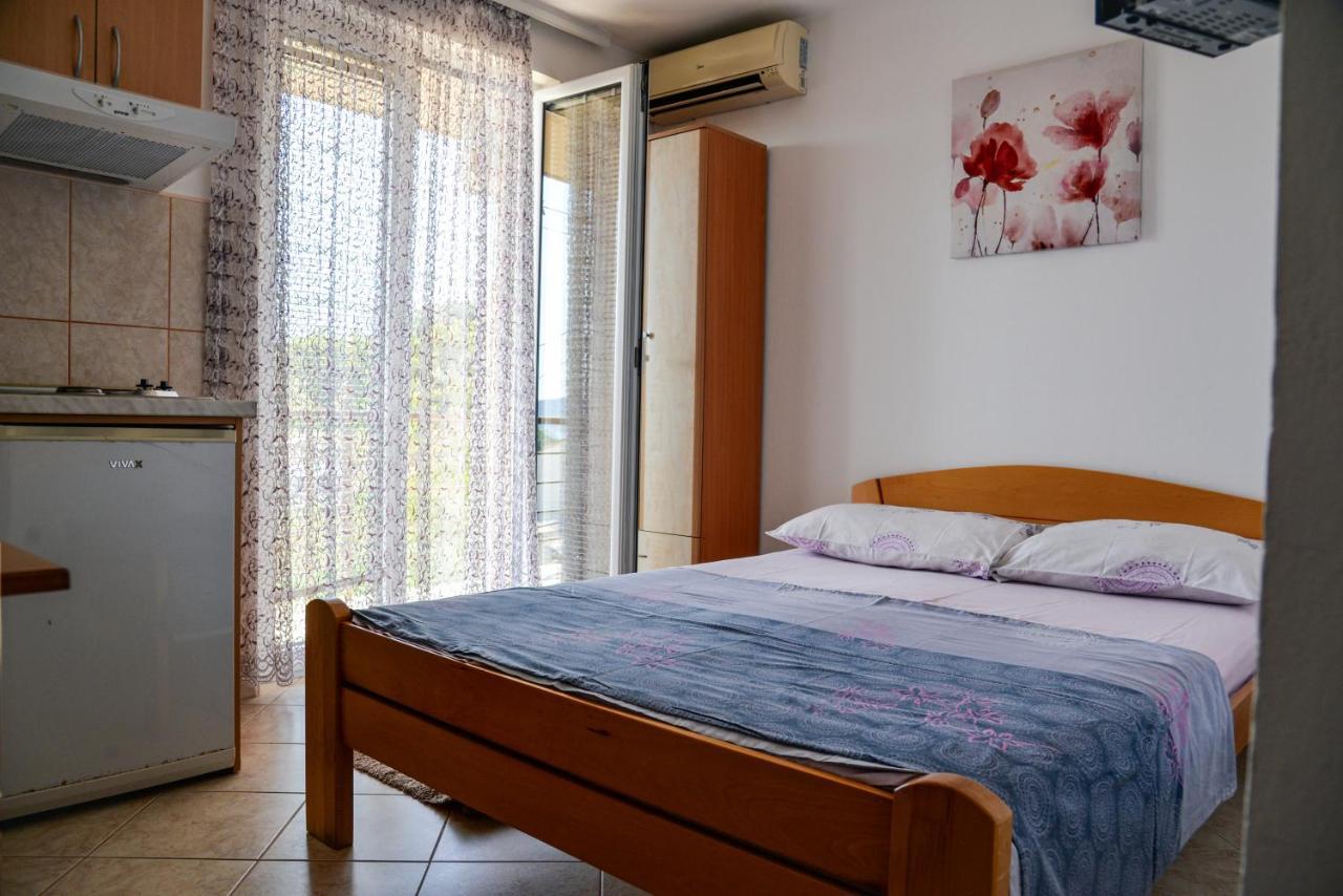 Guest House Ivana Tivat Exterior photo