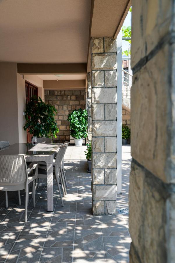 Guest House Ivana Tivat Exterior photo