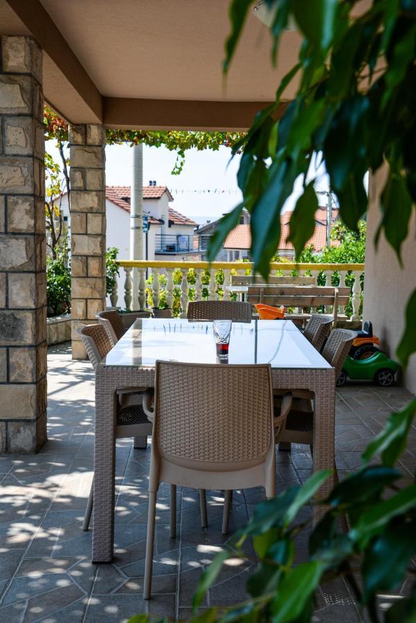 Guest House Ivana Tivat Exterior photo