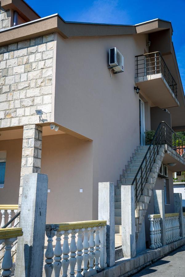 Guest House Ivana Tivat Exterior photo