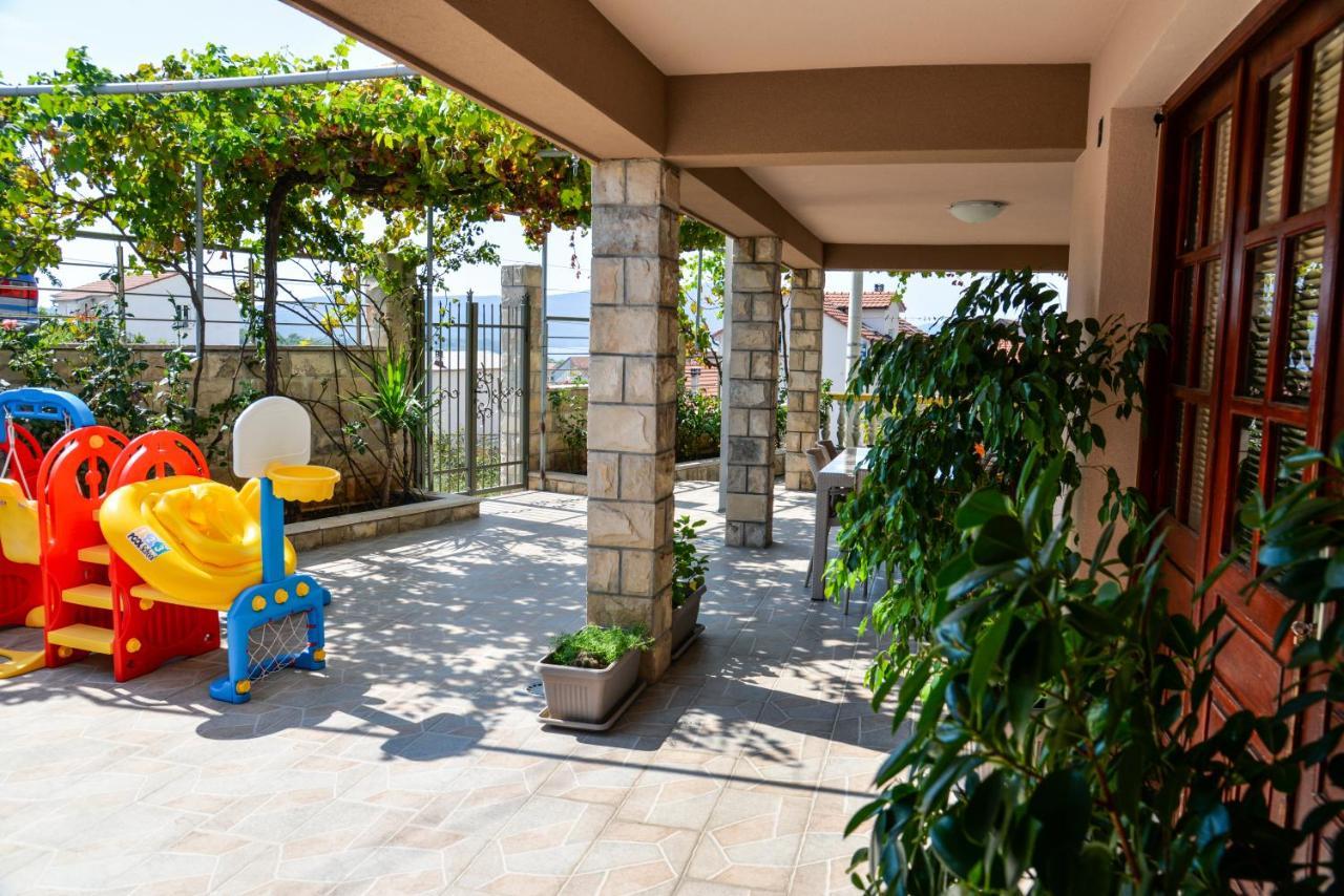 Guest House Ivana Tivat Exterior photo