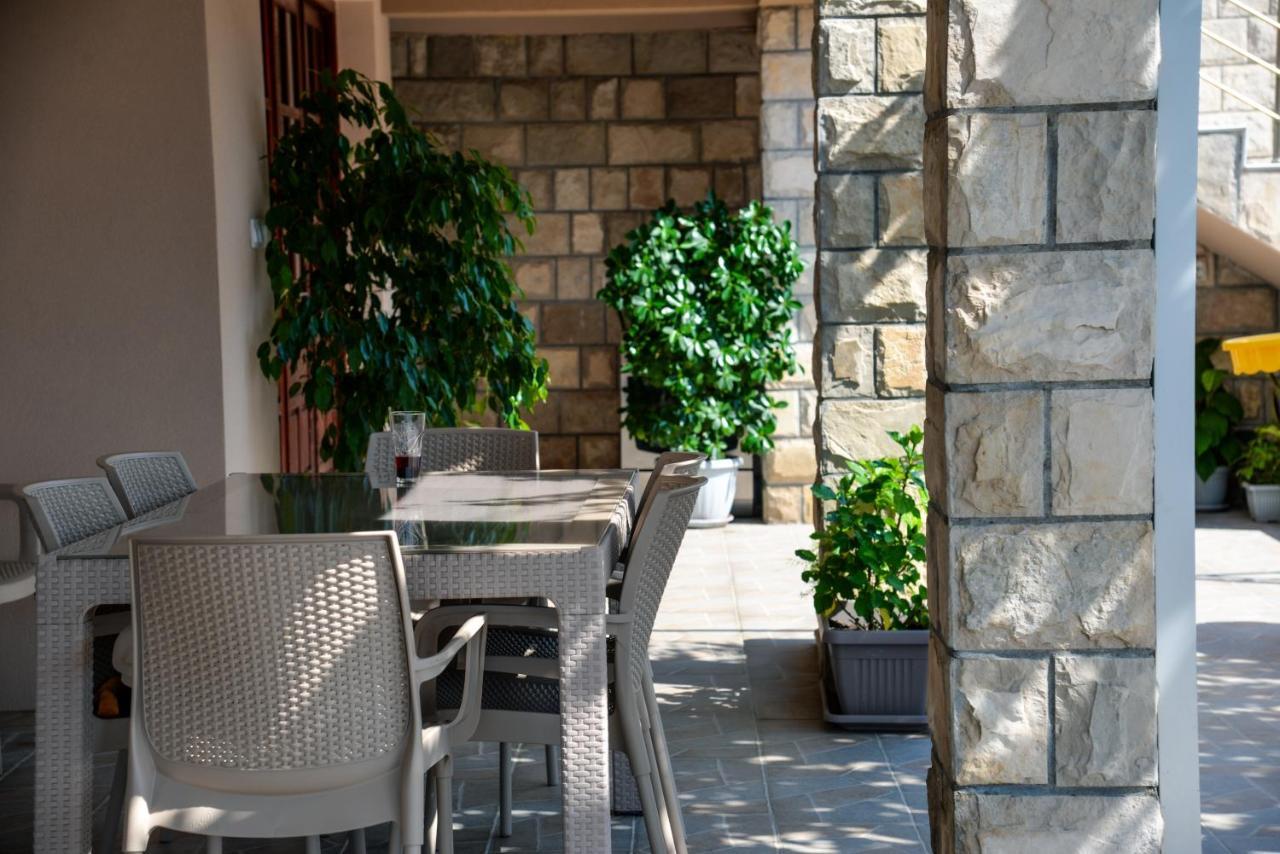 Guest House Ivana Tivat Exterior photo