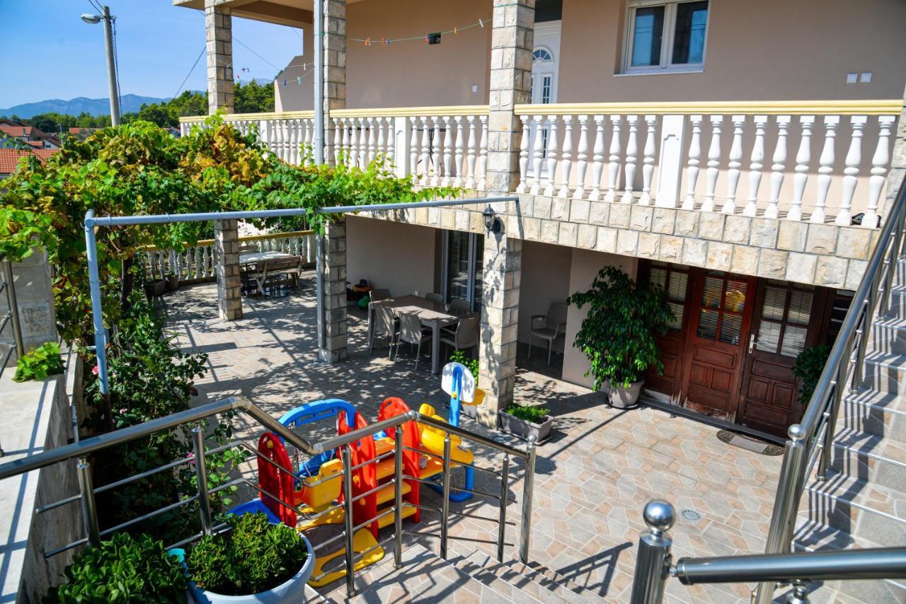 Guest House Ivana Tivat Exterior photo
