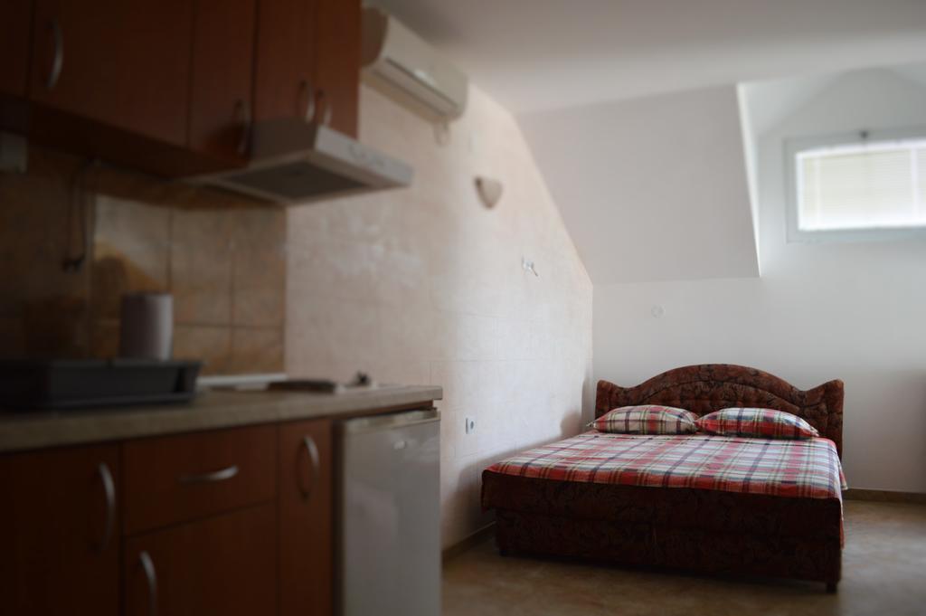 Guest House Ivana Tivat Exterior photo