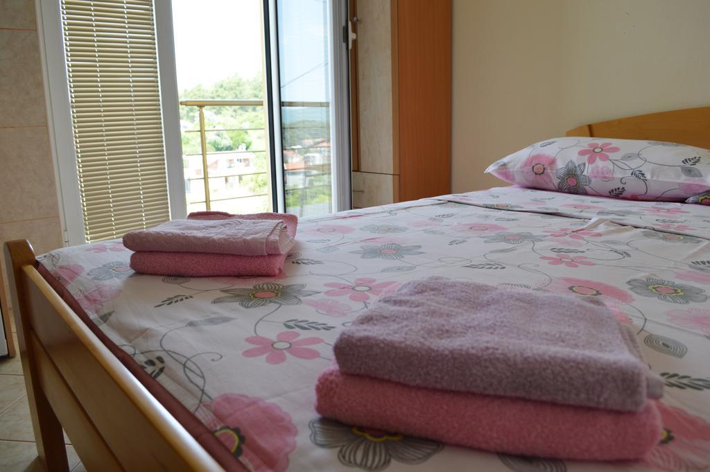 Guest House Ivana Tivat Exterior photo