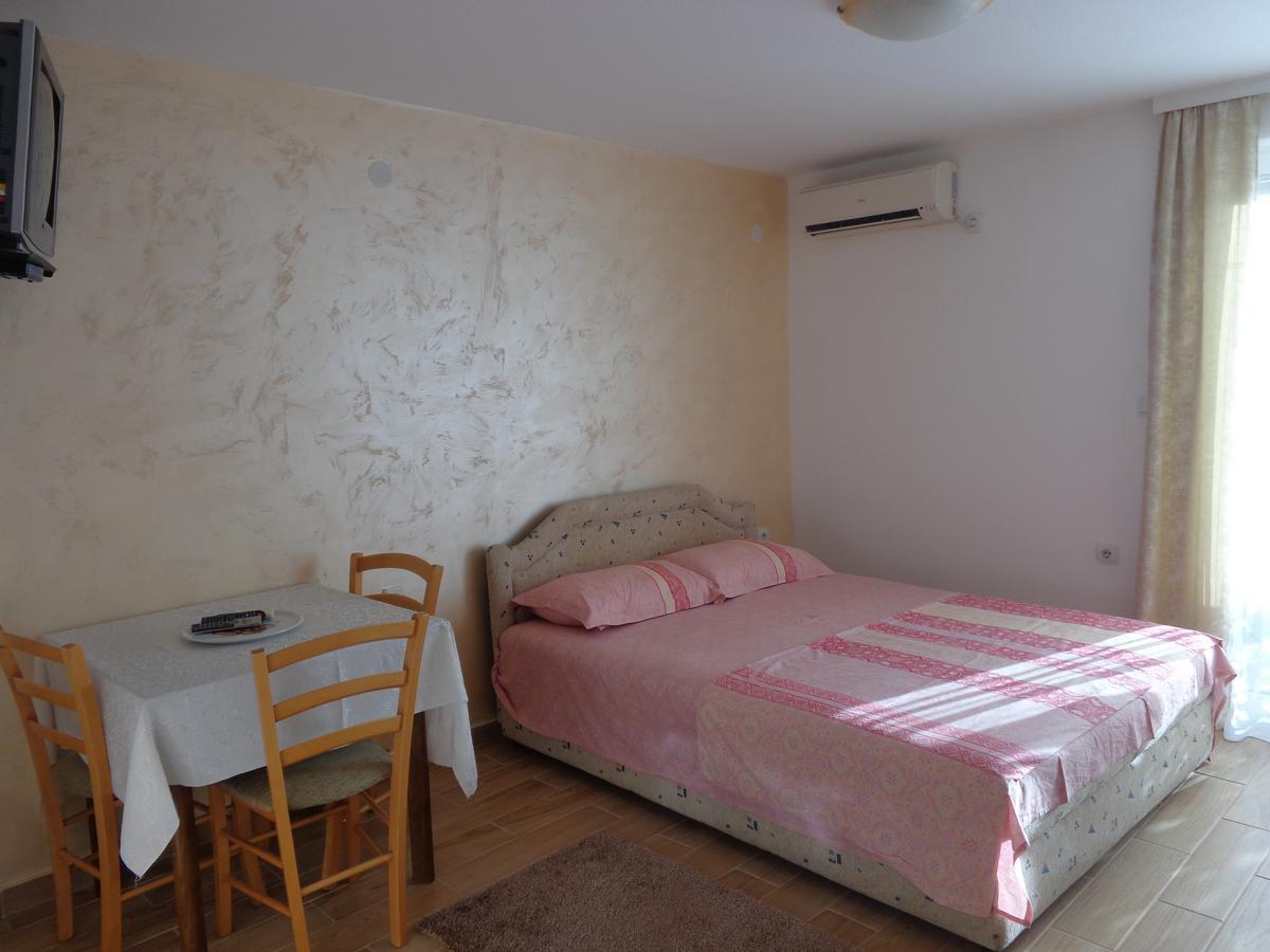 Guest House Ivana Tivat Exterior photo